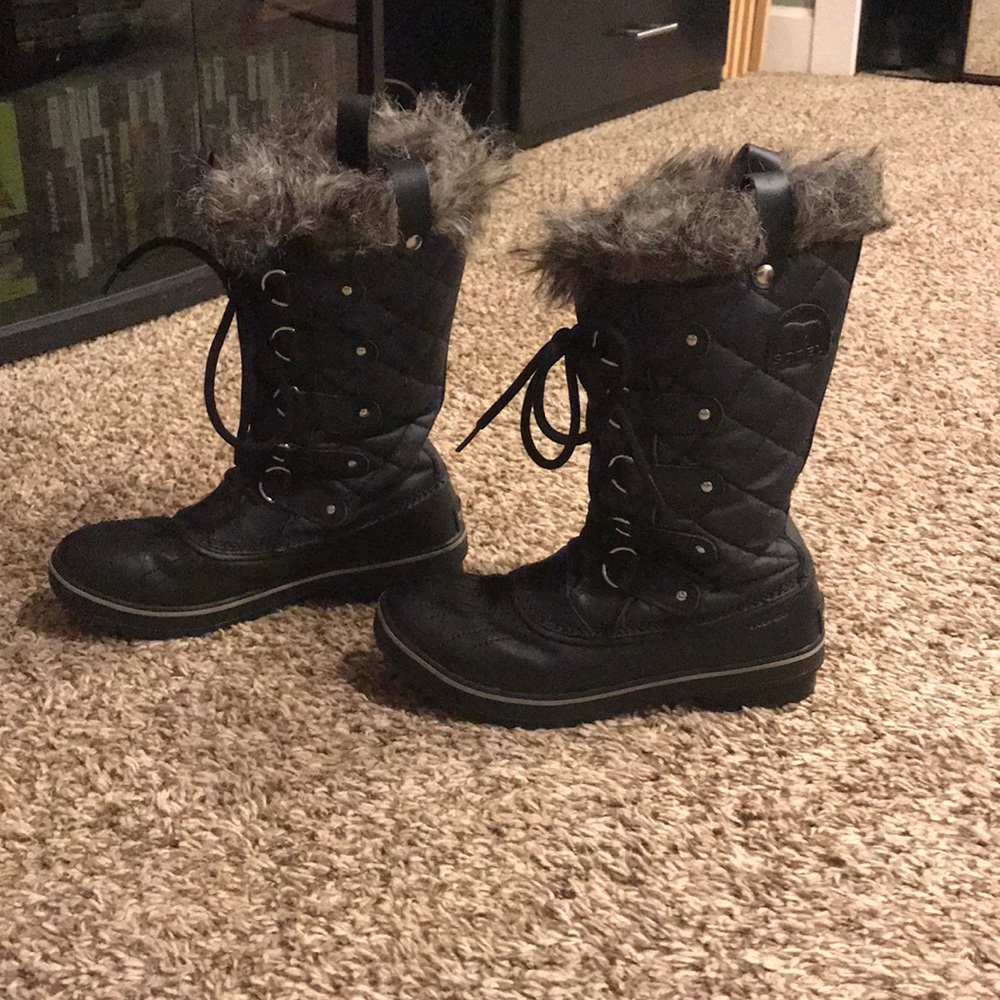 Women’s black Sorel winter boots!!